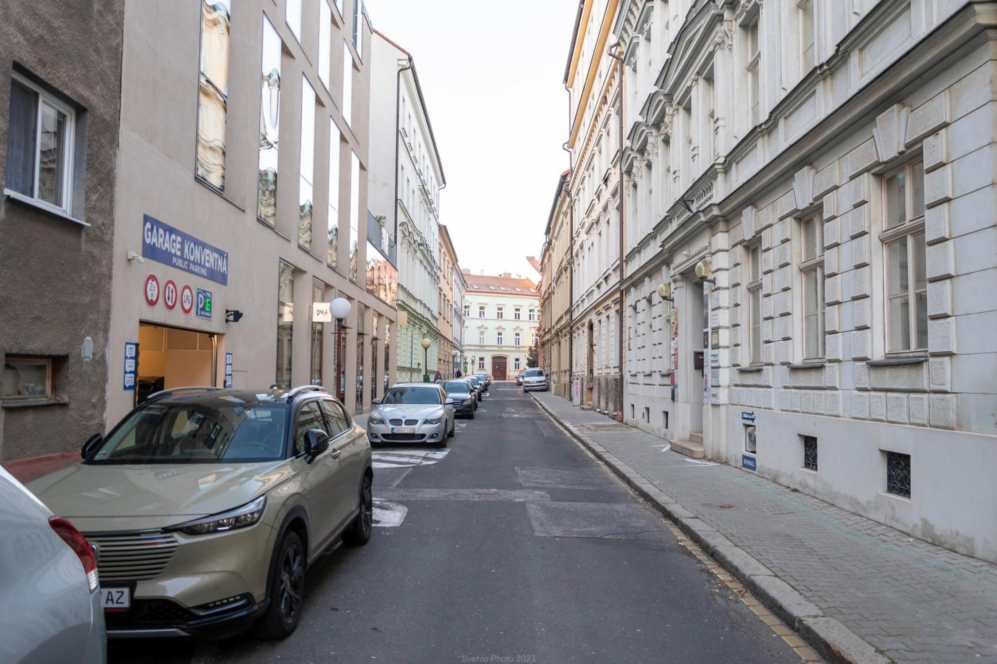 Double-Tree Apartment By A&M Bratislava Exterior photo